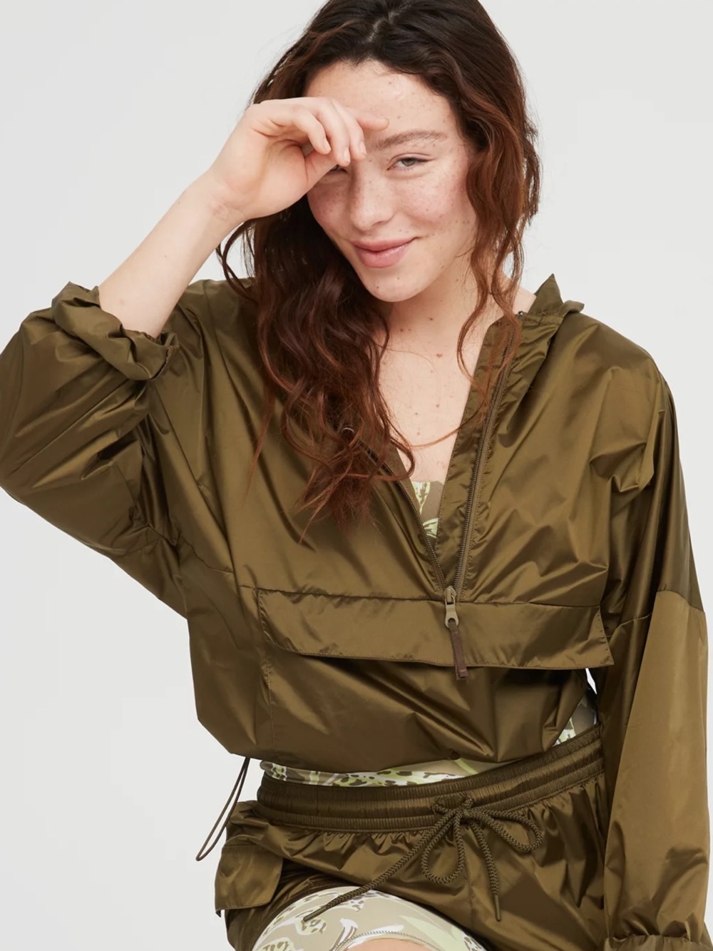 aerie Offline Shine Windbreaker Olive Hooded plus matching shorts